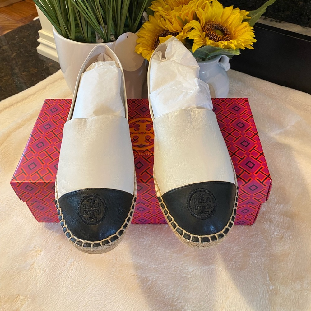 ✨NEW✨Tory Burch White and Black Espadrilles